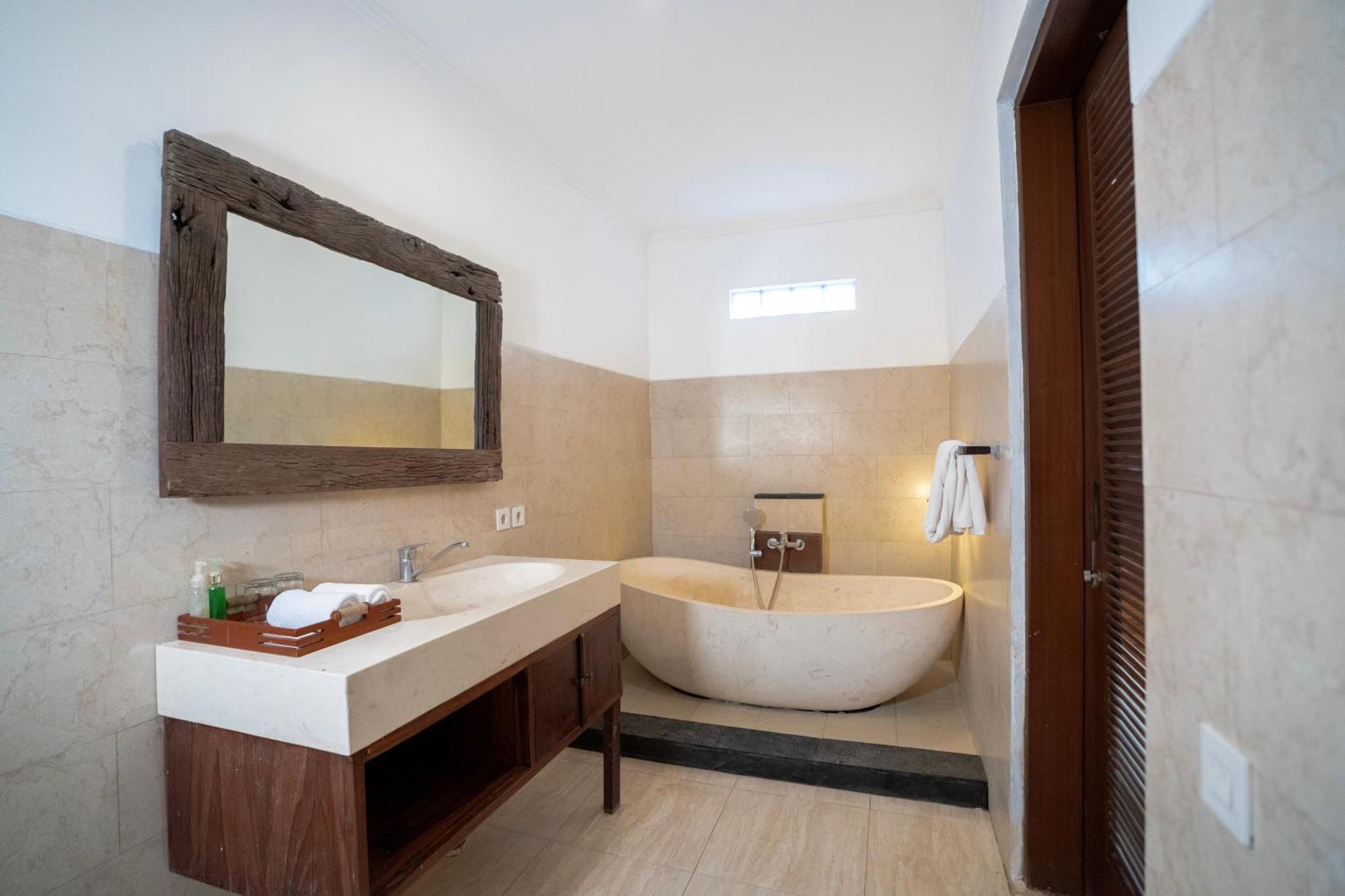 Kusuma Living And Villa Seminyak Exterior photo